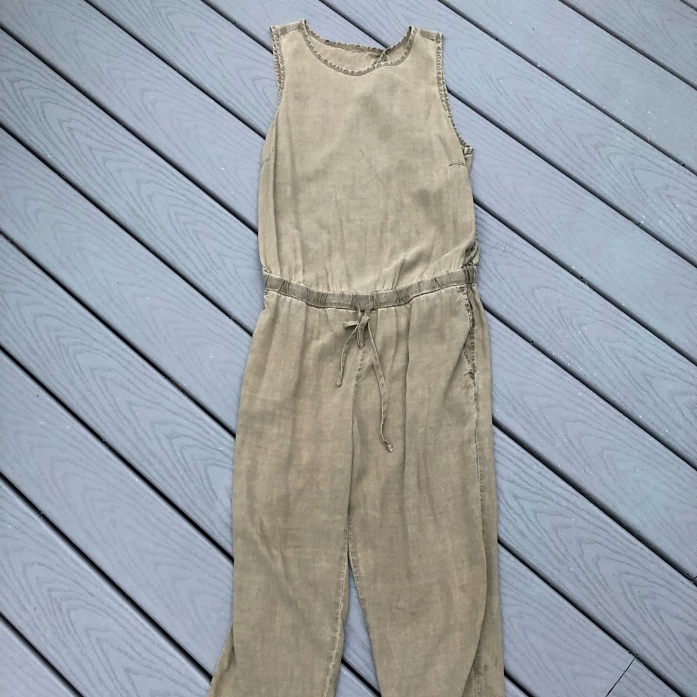 Cloth and Stone Khaki Green Jumpsuit w/ Sexy Back